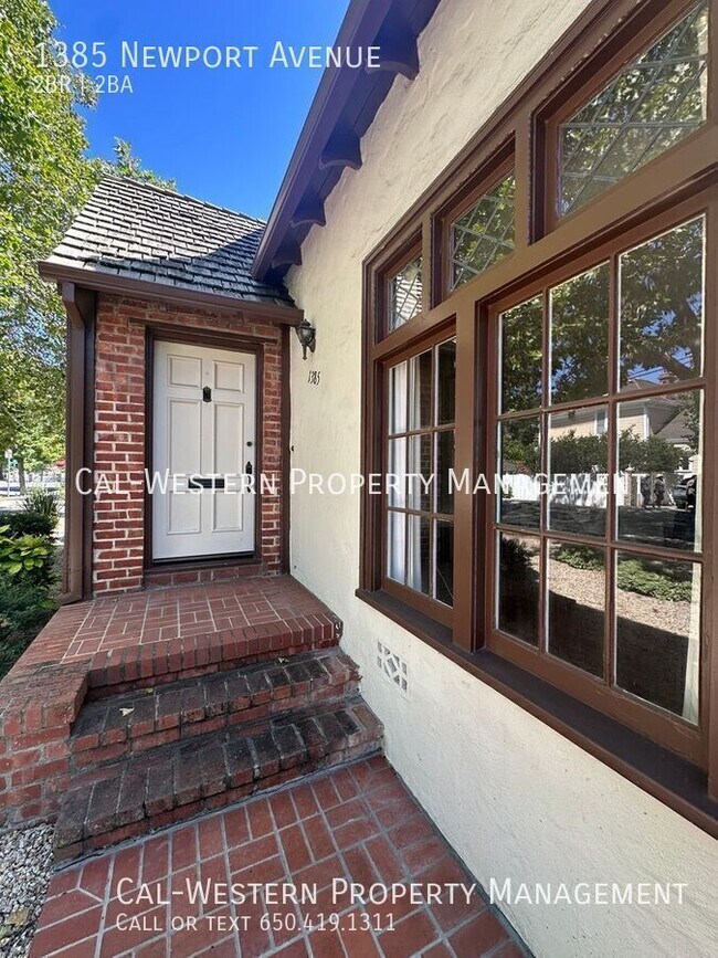 1385 Newport Ave unit 1385 photo 4