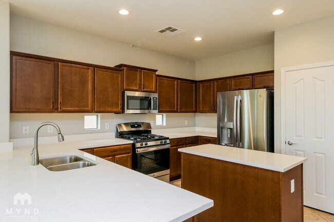 36234 W Prado St photo 3