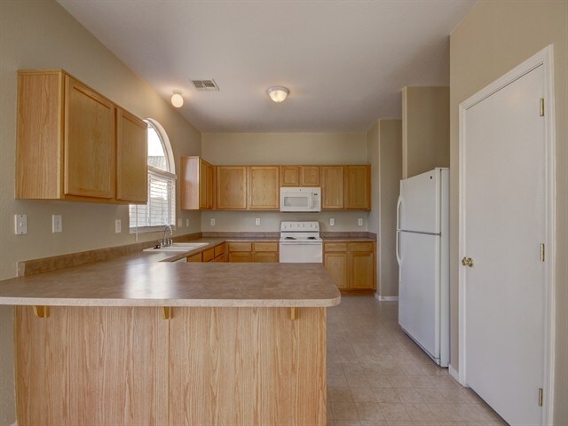 2656 S 89th Dr photo 4