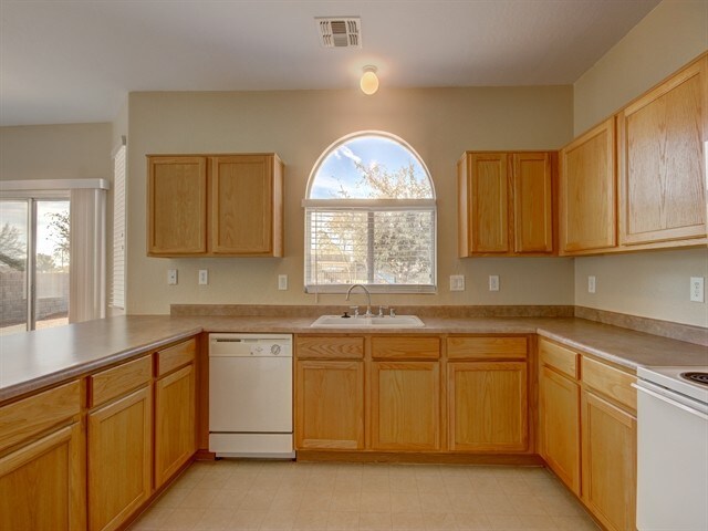 2656 S 89th Dr photo 3