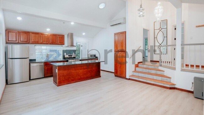 Unit single home photo 5