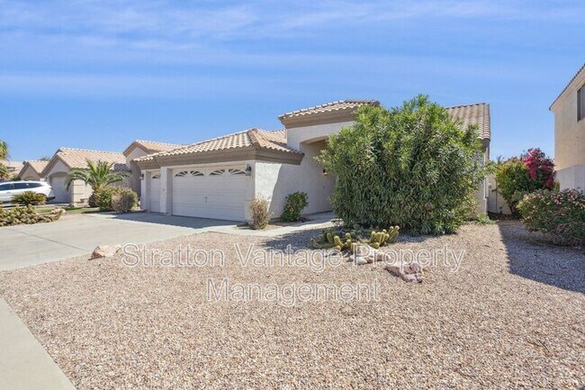11513 W Laurelwood Ln Avondale, AZ 85392 photo 2