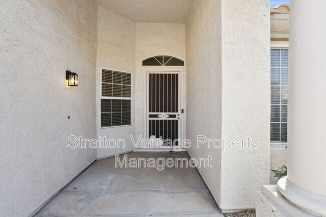 11513 W Laurelwood Ln Avondale, AZ 85392 photo 4