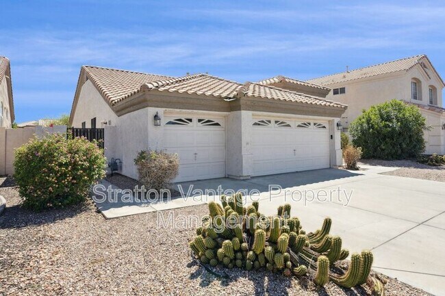 11513 W Laurelwood Ln Avondale, AZ 85392 photo 3