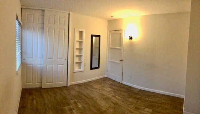 739-739 Santa Barbara Pl San Diego, CA 92109 photo 3