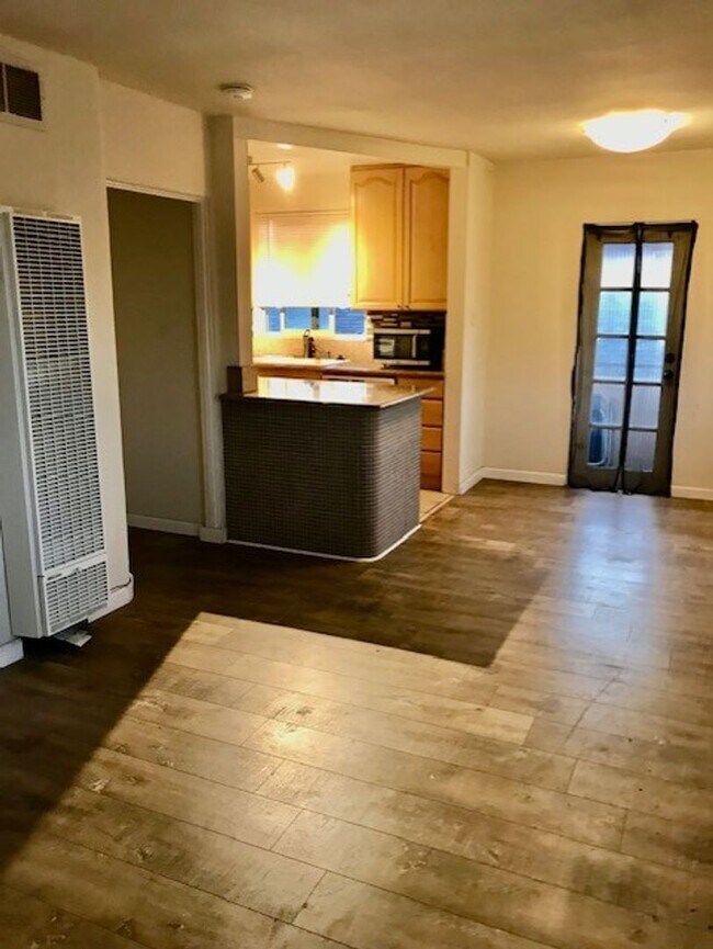 739-739 Santa Barbara Pl San Diego, CA 92109 photo 5