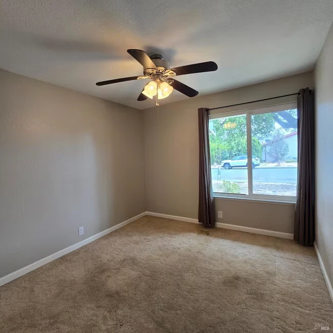 464 Hartwick Ln Fairfield, CA 94533 photo 5