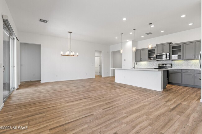 30732 S Osprey Dr Oracle, AZ 85623 photo 4
