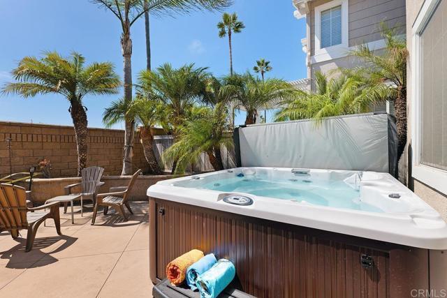 6963 Tradewinds Dr Carlsbad, CA 92011 photo 2