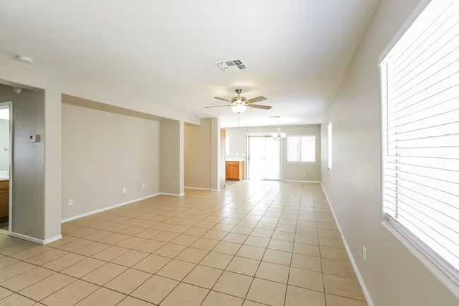 1629 W Burgess Ln Phoenix, AZ 85041 photo 3