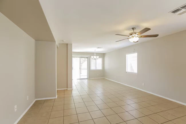 1629 W Burgess Ln Phoenix, AZ 85041 photo 4