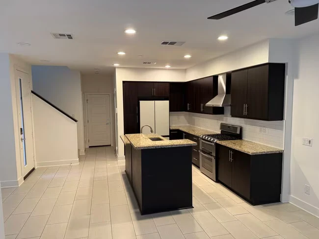 2623 Aperture Cir San Diego, CA 92108 photo 4