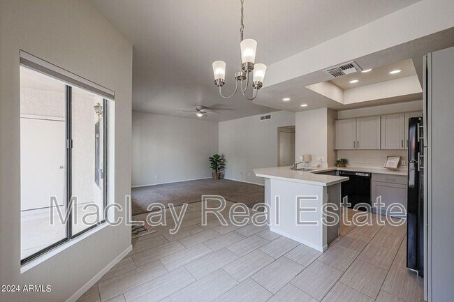 11666 N 28th Dr Phoenix, AZ 85029 photo 3