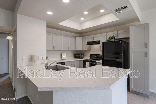 11666 N 28th Dr Phoenix, AZ 85029 photo 2