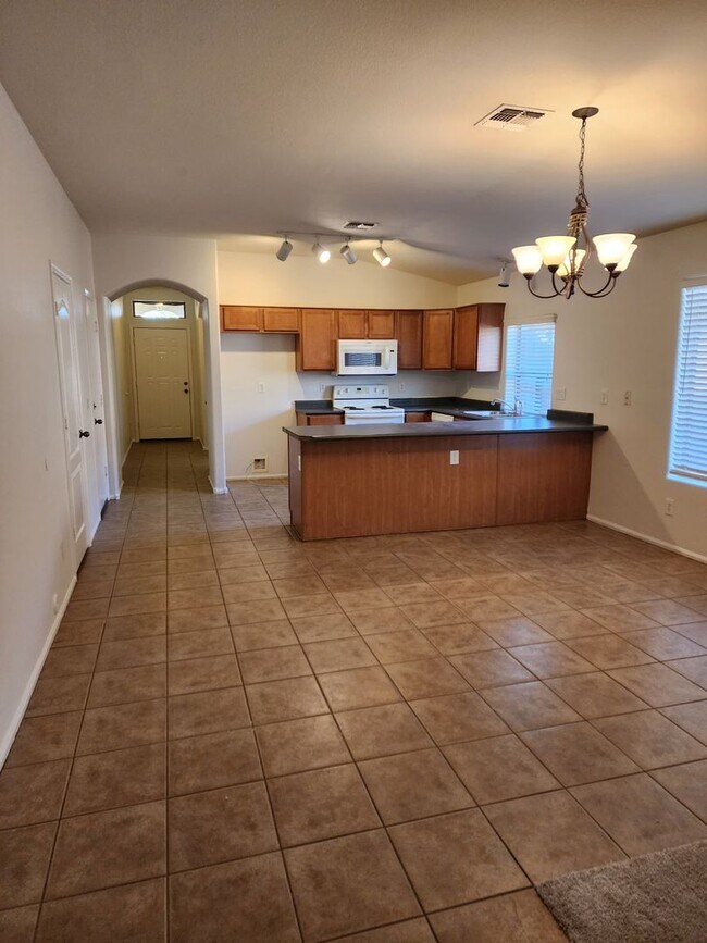 42526 Chambers Dr Maricopa, AZ 85138 photo 2