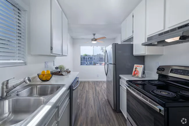 Oakleaf Apartments