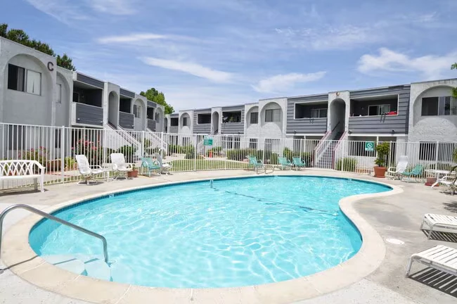Oakleaf Apartments photo 3