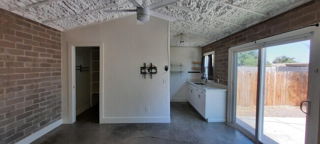 1804 W Roma Ave Phoenix, AZ 85015 photo 4