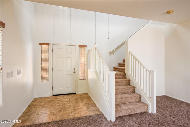 44640 W Yucca Ln photo 3