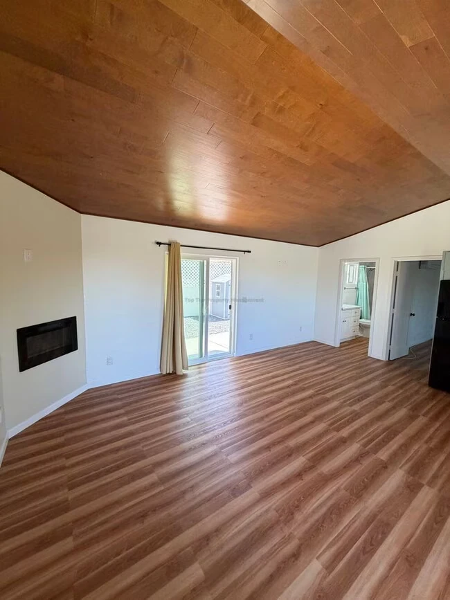 1564 York Dr Vista, CA 92084 photo 3