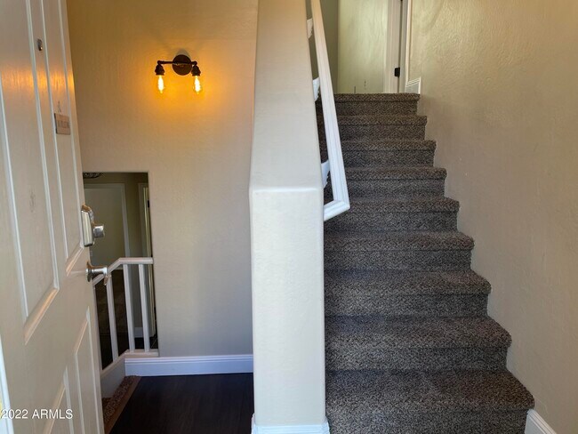 5217 W Fulton St Phoenix, AZ 85043 photo 4