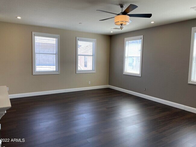 5217 W Fulton St Phoenix, AZ 85043 photo 5