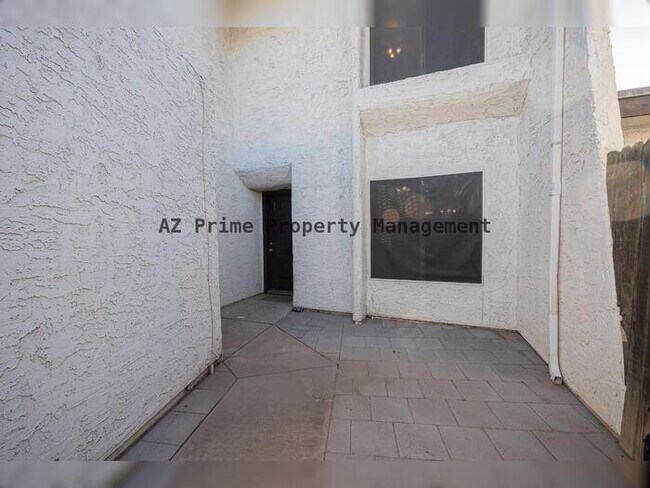 1515 S River Dr Tempe, AZ 85281 photo 3