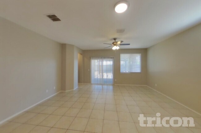 2705 S 116th Ave Avondale, AZ 85323 photo 2