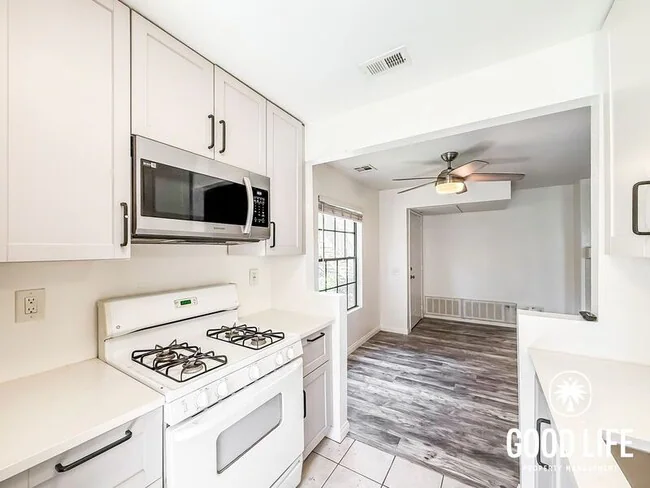 10303 Azuaga St San Diego, CA 92129 photo 4