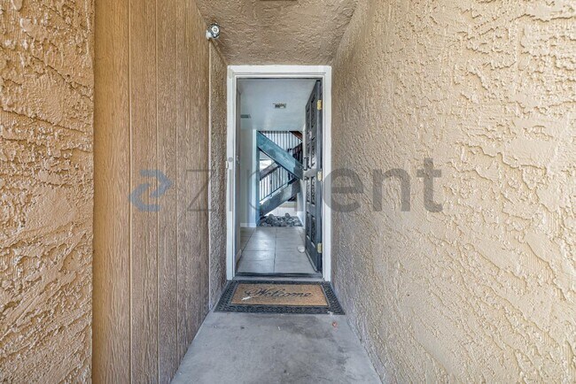 Unit 10 photo 3