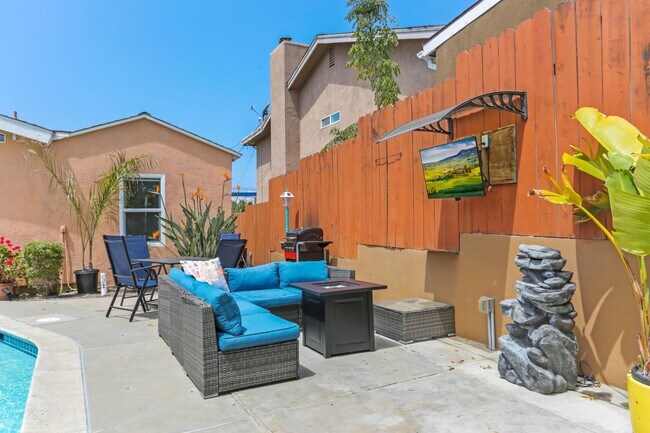 5122 Ellsworth St San Diego, CA 92110 photo 2