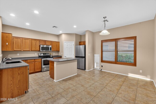 921 W Dana Dr San Tan Valley, AZ 85143 photo 5