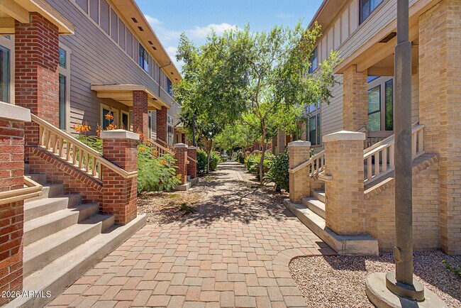 712 S Beck Ave Tempe, AZ 85281 photo 3