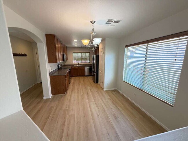 44245 W Snow Dr photo 5