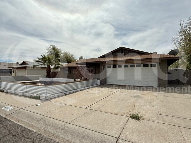 4715 W Solano Dr N Glendale, AZ 85301 photo 2