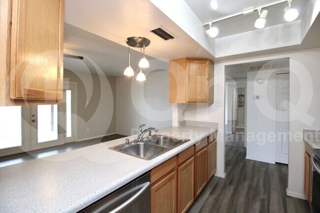 4715 W Solano Dr N Glendale, AZ 85301 photo 5