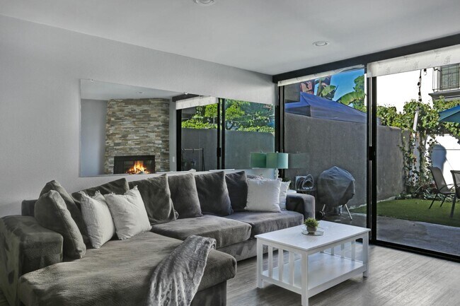 3054 Rue D’Orleans San Diego, CA 92110 photo 3