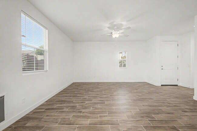 5512 S Dillon Cir Mesa, AZ 85212 photo 4