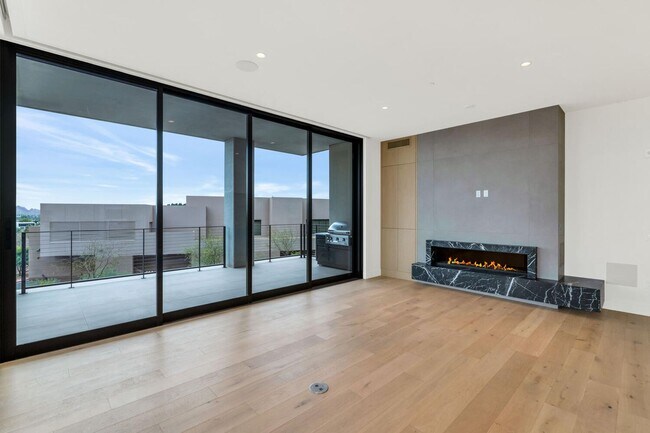 6302 E Camelback Rd Scottsdale, AZ 85251 photo 4