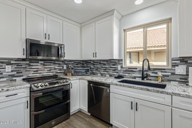 26241 S Lakemont Dr Sun Lakes, AZ 85248 photo 3
