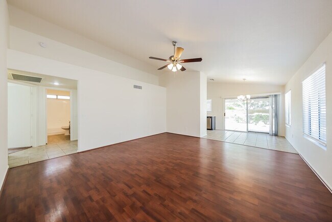 8449 W Wethersfield Rd Peoria, AZ 85381 photo 3