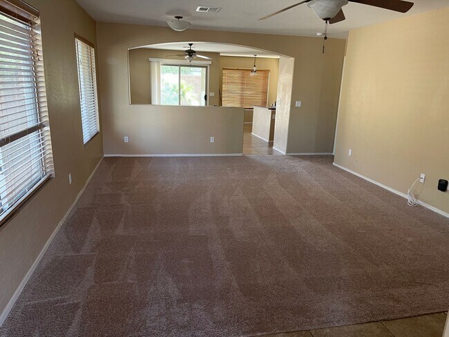 8211 S 54th Ave Phoenix, AZ 85339 photo 2