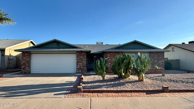 4222 E Winnetka Dr