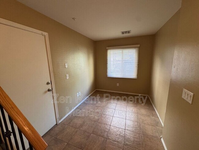 Cozy Two Story Home in Beautiful Gilbert Neighborhood photo 3