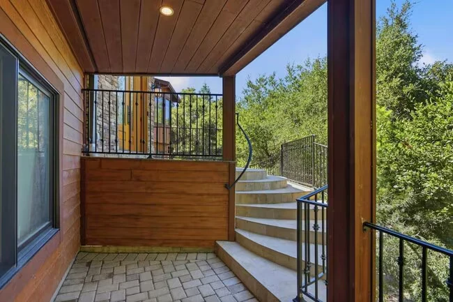 3911 Pepper Tree Ct Redwood City, CA 94061 photo 3