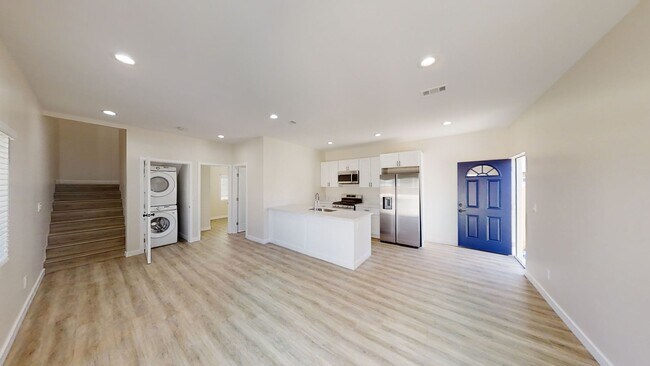 5121 Ewing St San Diego, CA 92115 photo 2