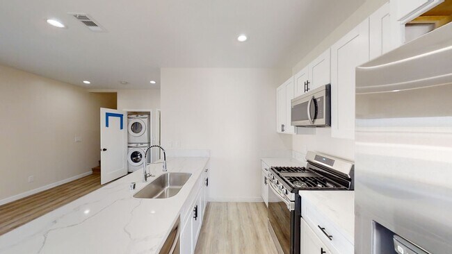 5121 Ewing St San Diego, CA 92115 photo 5