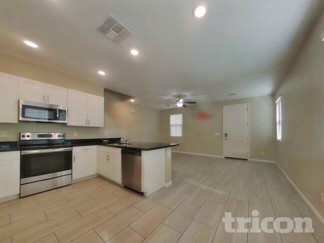 12588 W Via Dona Rd Peoria, AZ 85383 photo 5