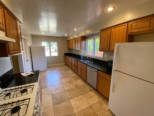 5616 Dorothy Way photo 4