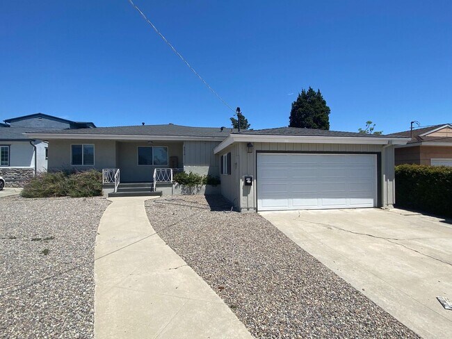 5616 Dorothy Way photo 2